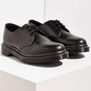 Dr. Martens 1461 mono smooth leather oxford size 8.5 women EU 39 EUC like new